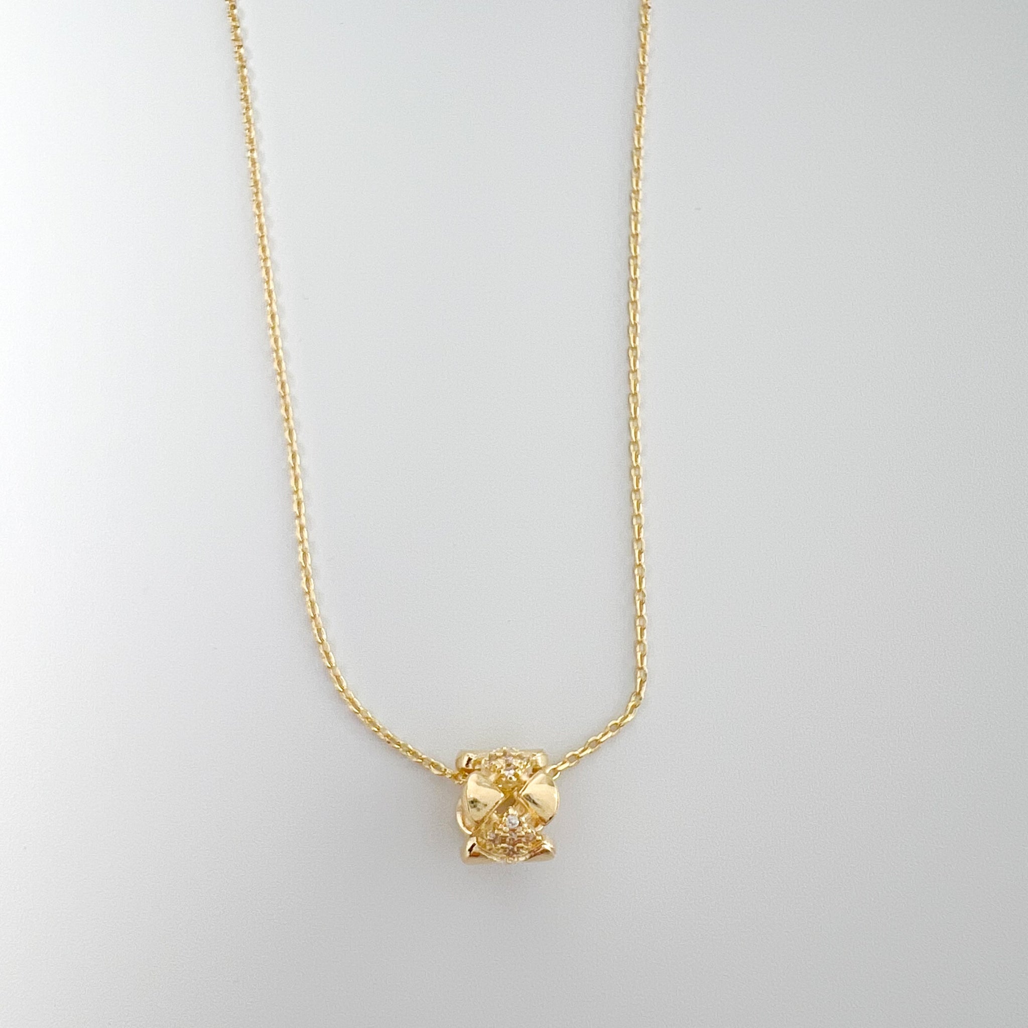 CROSSELLE NECKLACE  クロッセルネックレス